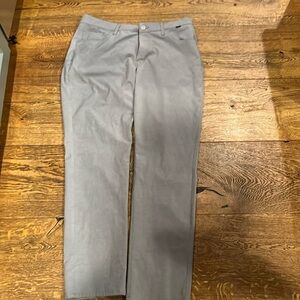 Travis Matthew men’s gray size 36 golf pants‎